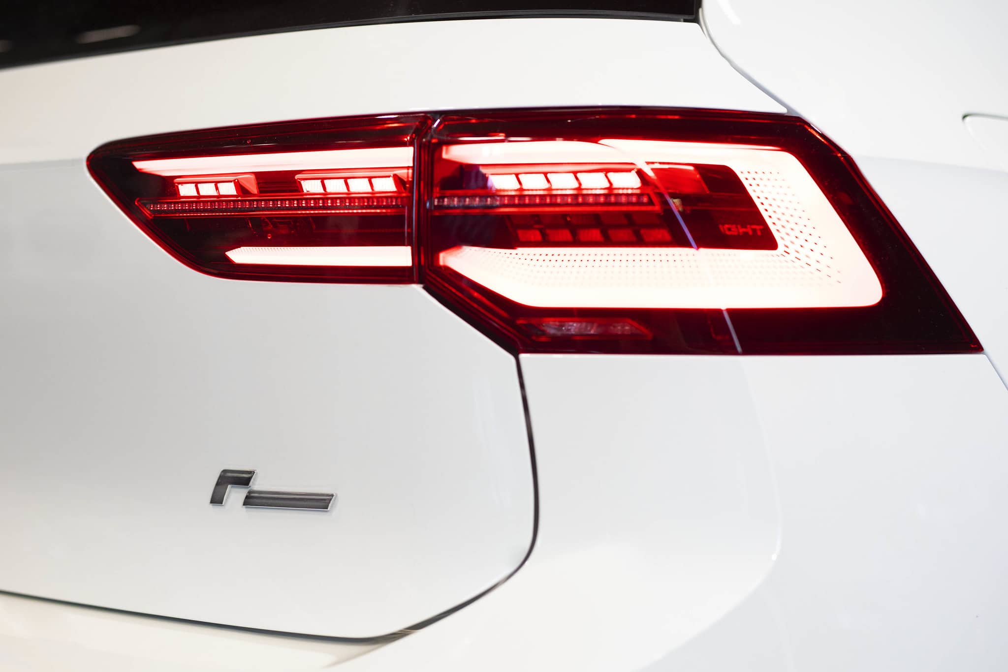 Emblema Racingline Preto Prata 1