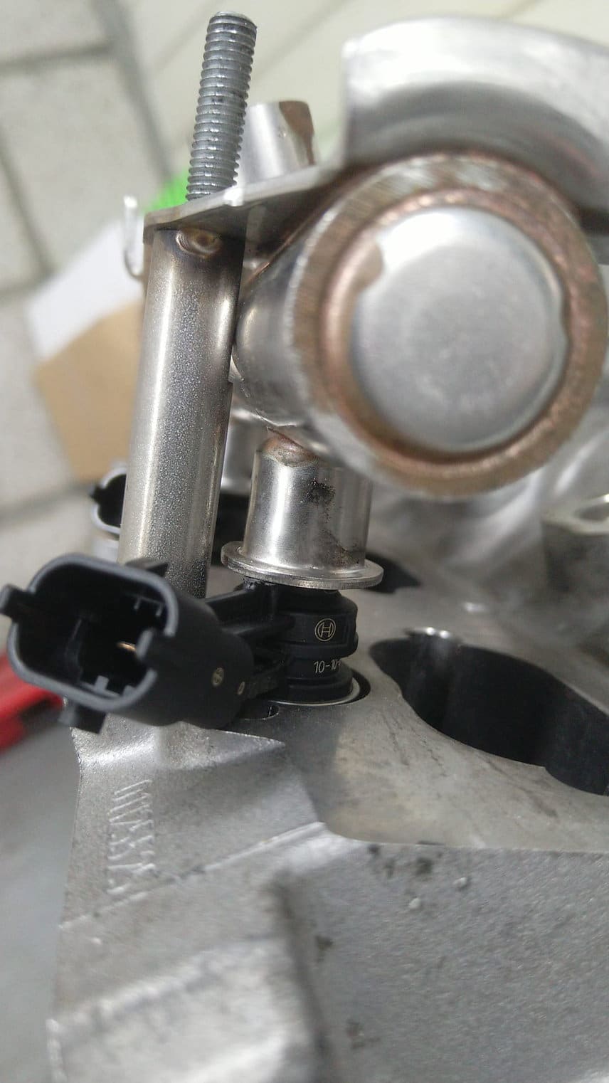 Kit de inyectores Bosch 600 CV VW Golf 5 GTI 6R 2.0 TFSI EA113 3