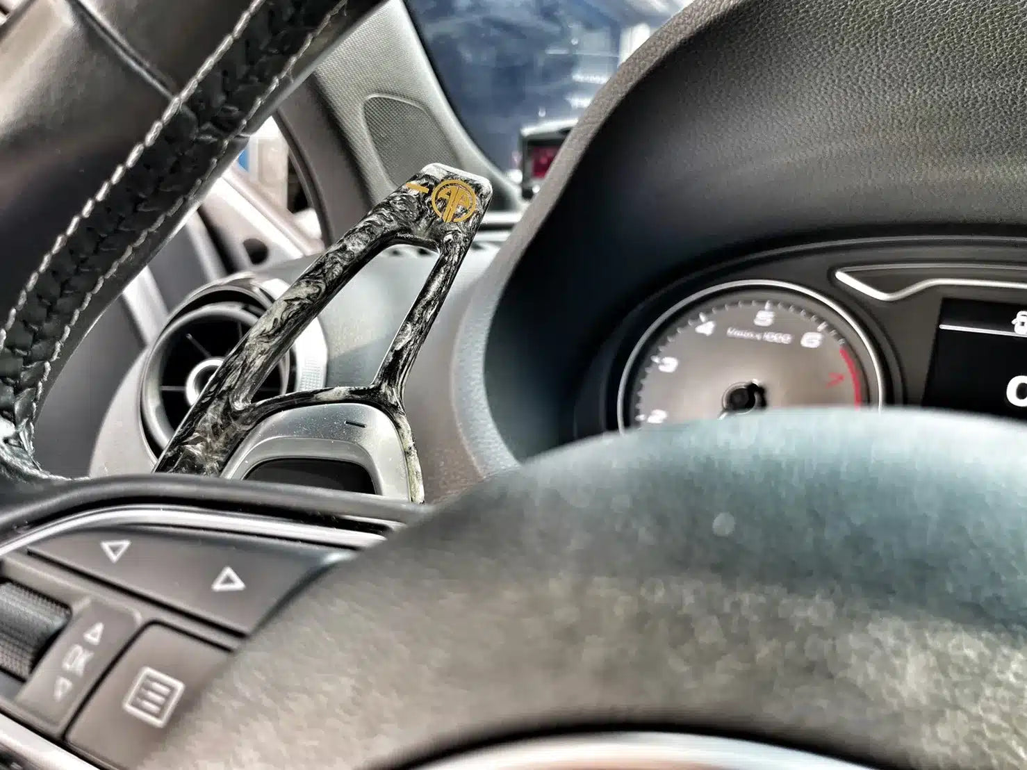 Levas de cambio Armaspeed negras para Audi S3 8V 2