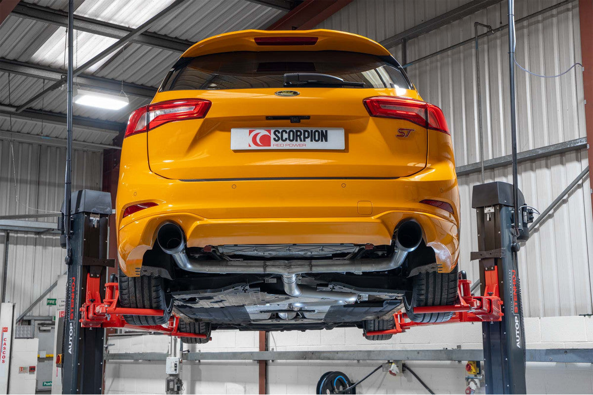 Sistema de protección contra impactos Scorpion Predator para Ford Focus ST MK4 04
