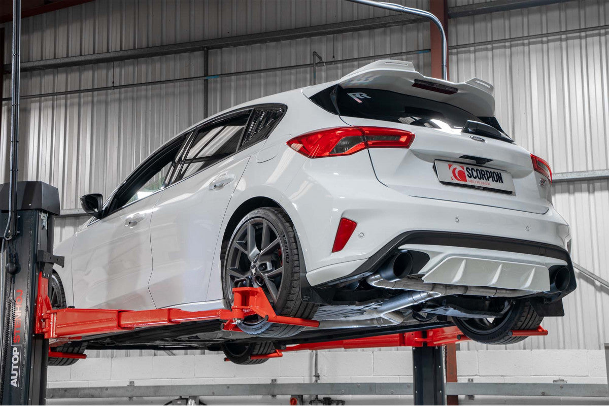 Sistema de protección contra impactos Scorpion Predator para Ford Focus ST MK4 05
