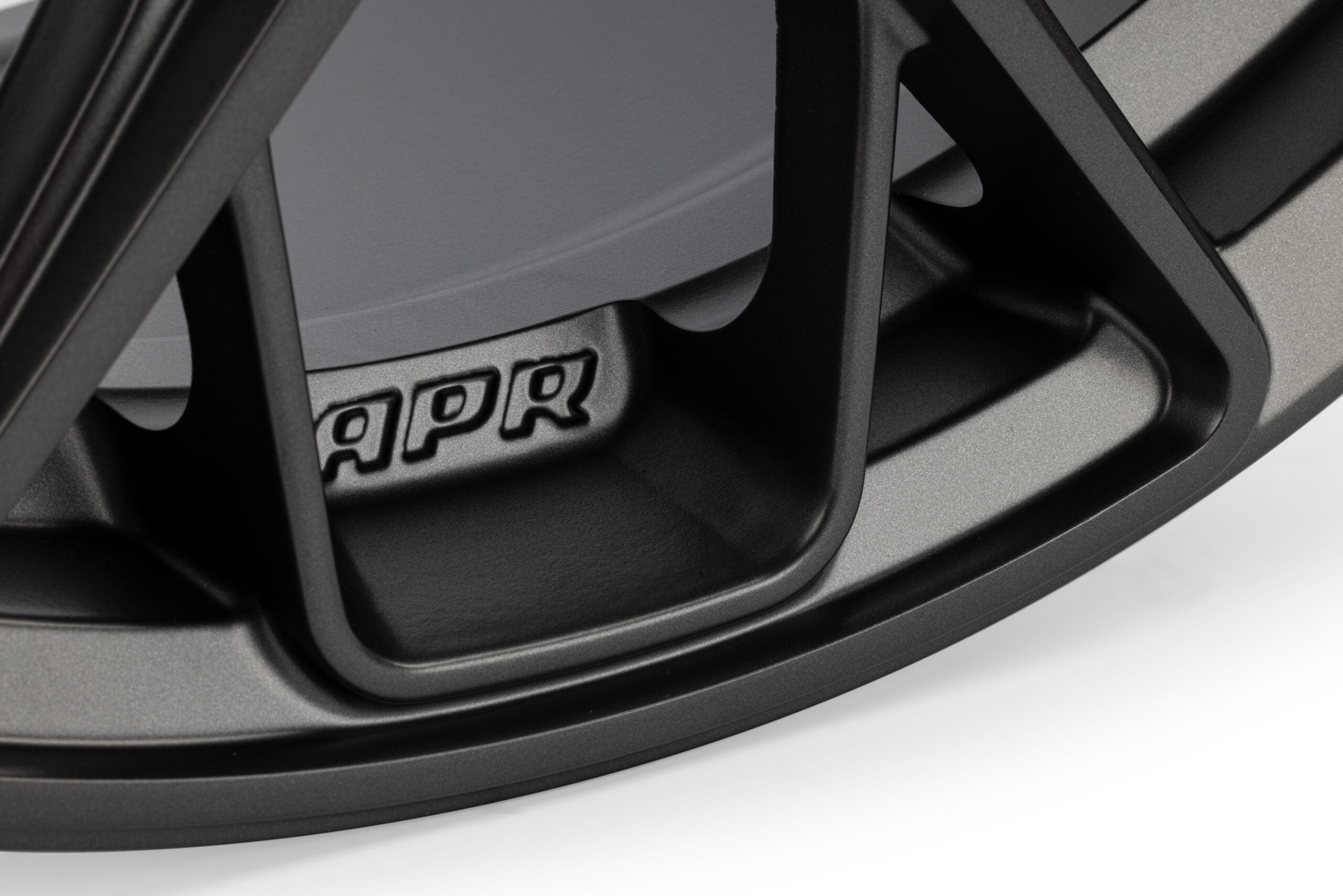 APR A02 – Llanta 19 x 8,5 con tecnología Flow Formed – 5×112 ET45 – Gunmetal