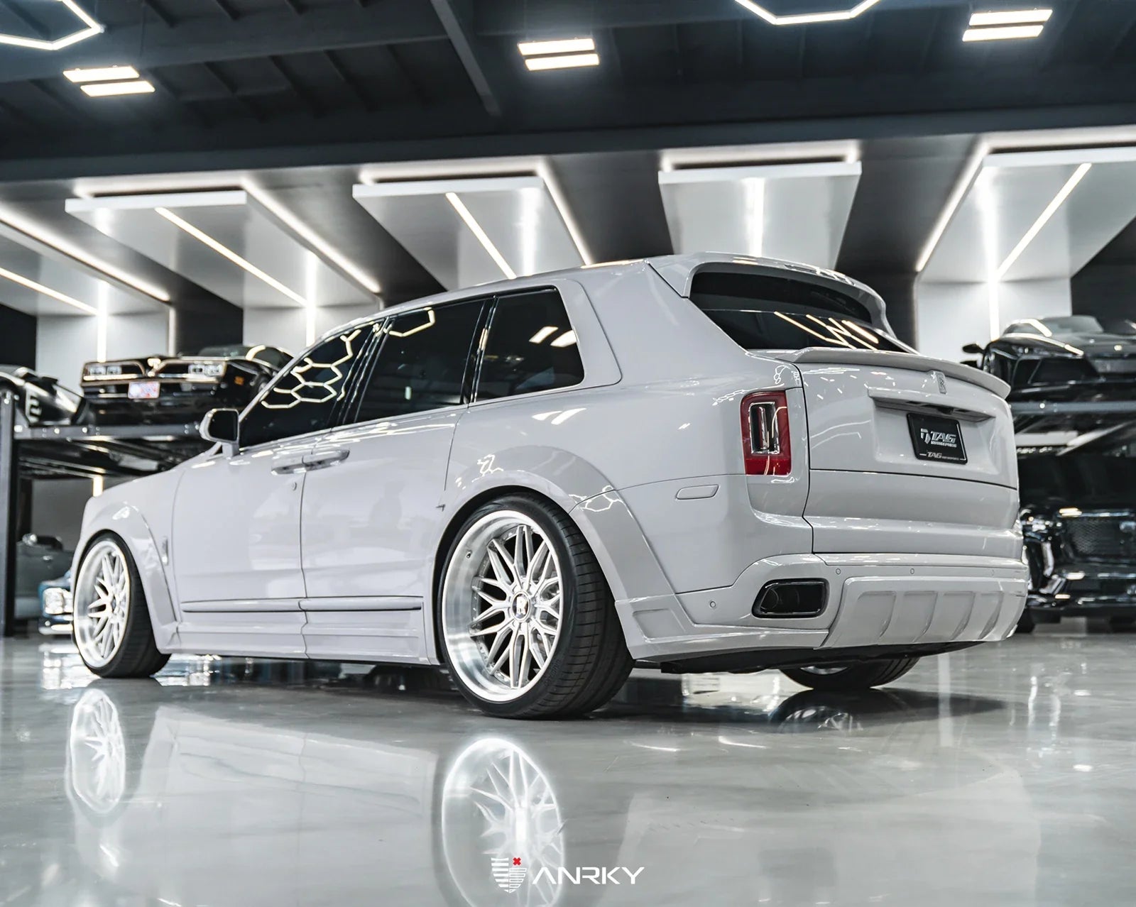 Descenso Airmatic para Rolls Royce Cullinan 3