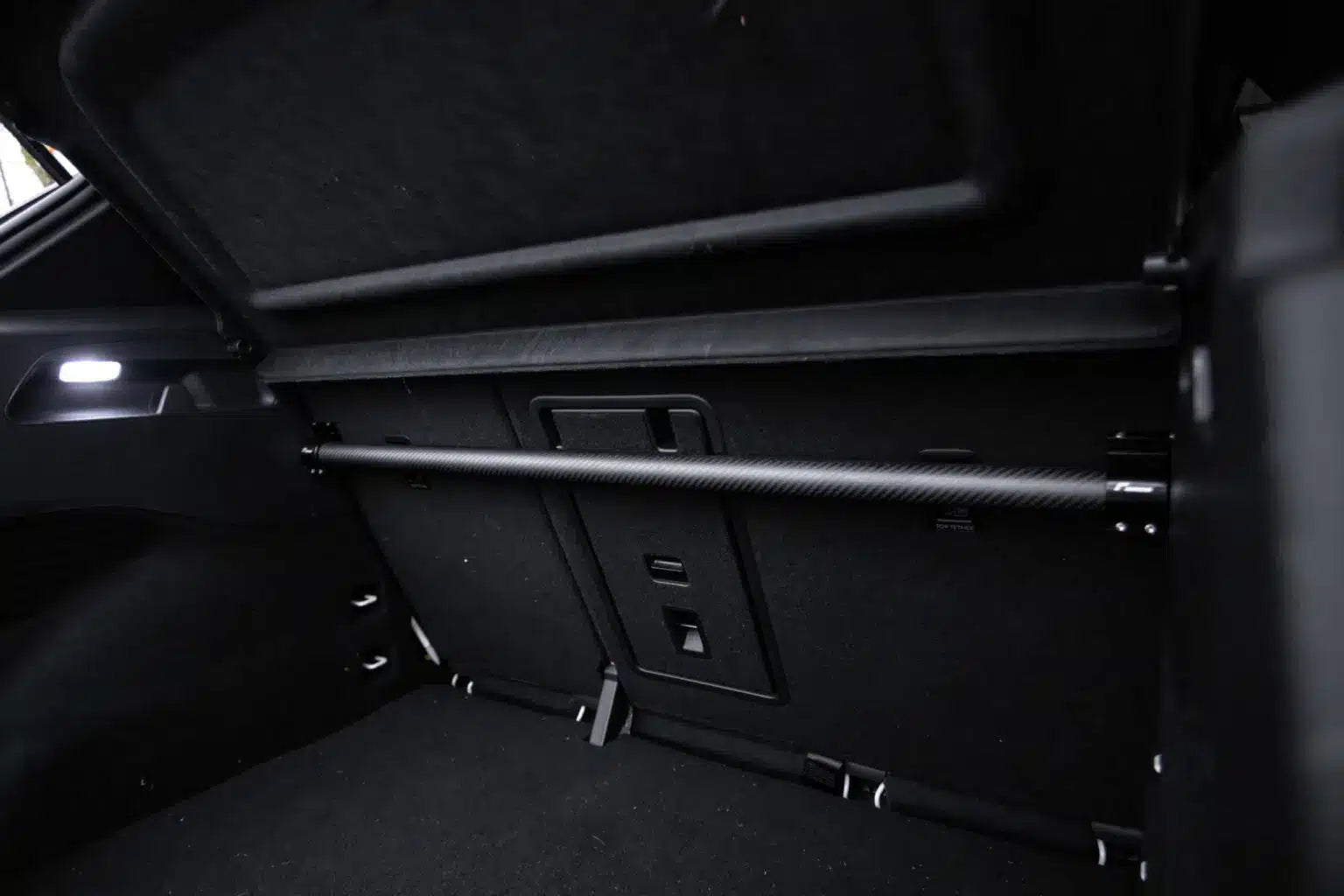 Soporte de pilar trasero Racingline Carbono VW Polo GTI AW 5