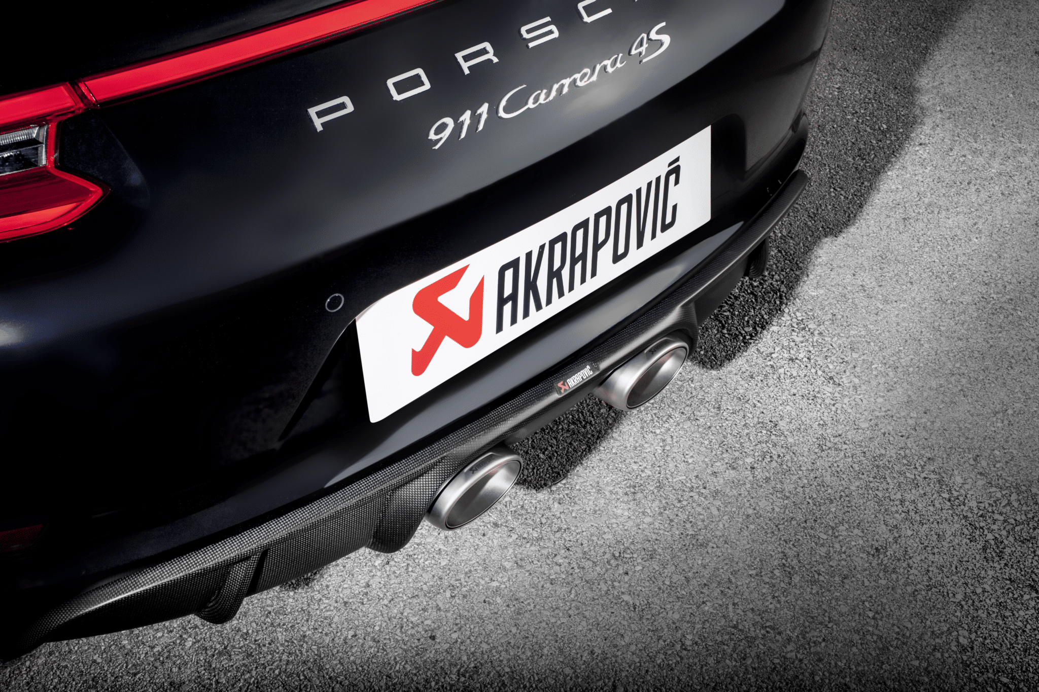 Akrapovič Slip On Line Porsche 911 Carrera S 4 GTS 991.2 4