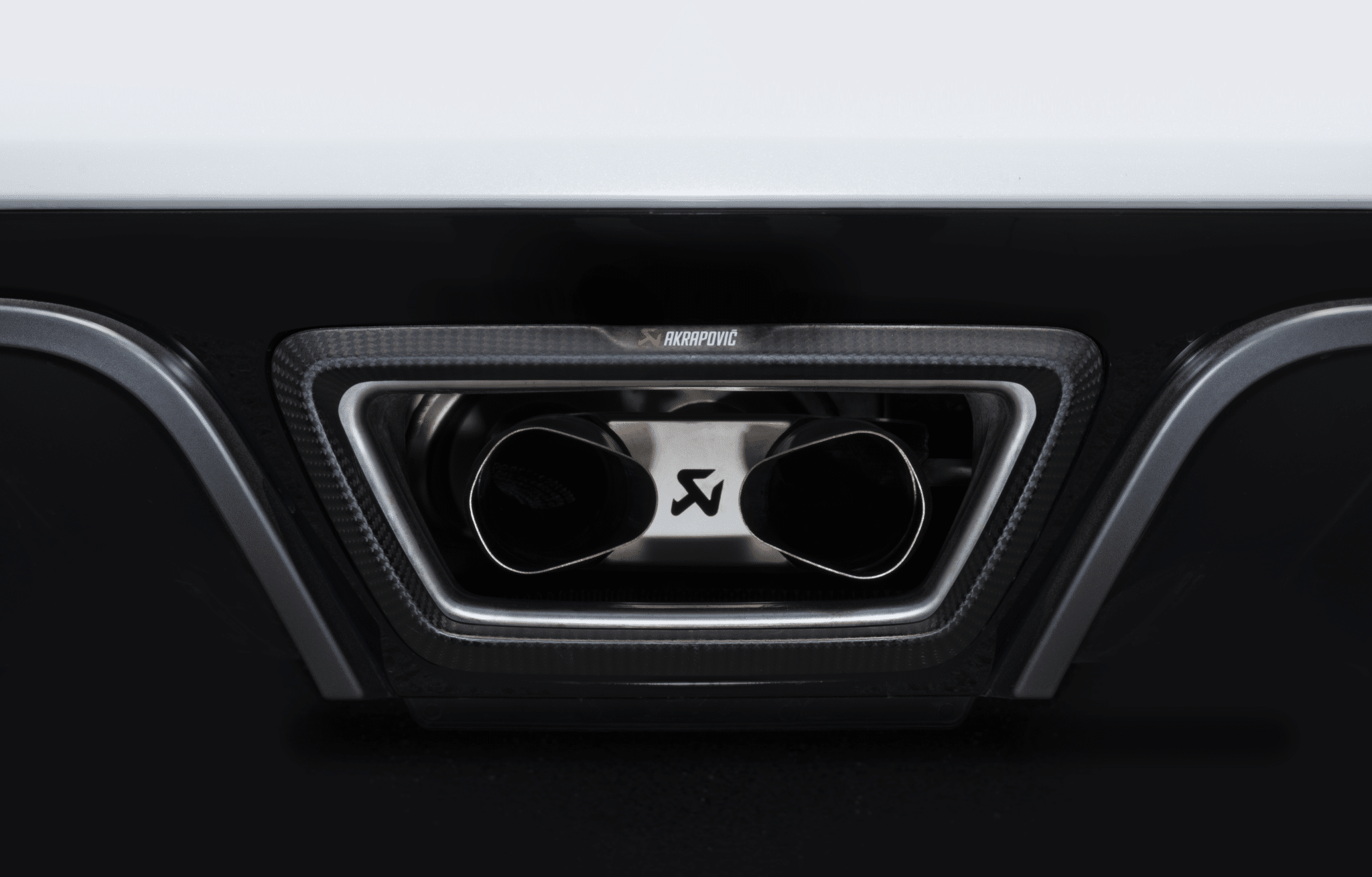 Akrapovič Slip On Line Titanium Renault Megane 4 RS 2