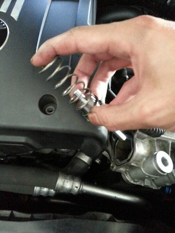 Termostato de temperatura de aceite para BMW 135i 2