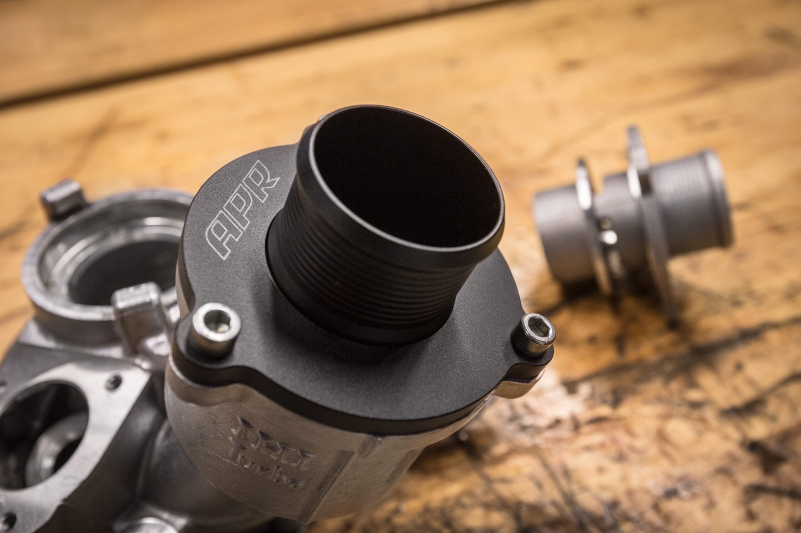 APR &#8211; Turbo Muffler Verwijdering voor Golf 7 GTI / R / S3 8V / TT 8S / Leon 3 Cupra 2.0 TFSI EA888.3 MQB