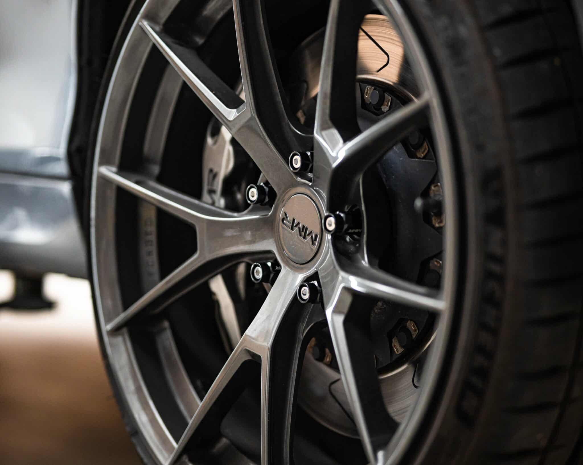 Kit de espárragos y tuercas de rueda MMR 70MM BMW 4